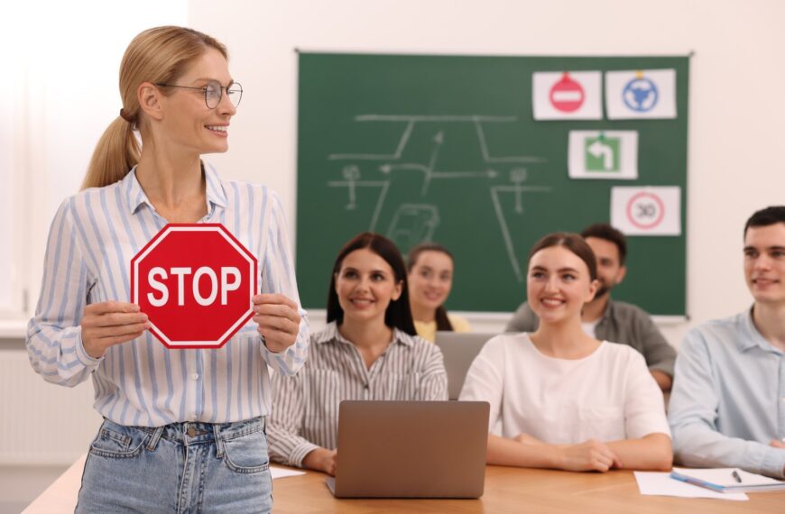 Kiedy włączyć światła przeciwmgielne? Praktyczne wskazówki…