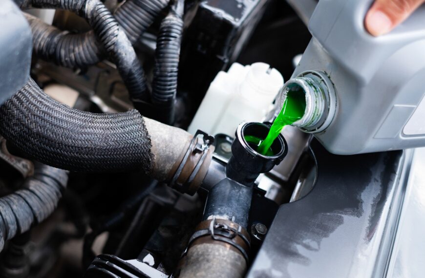 Jak przygotować samochód do długiej podróży? Checklist dla każdego kierowcy