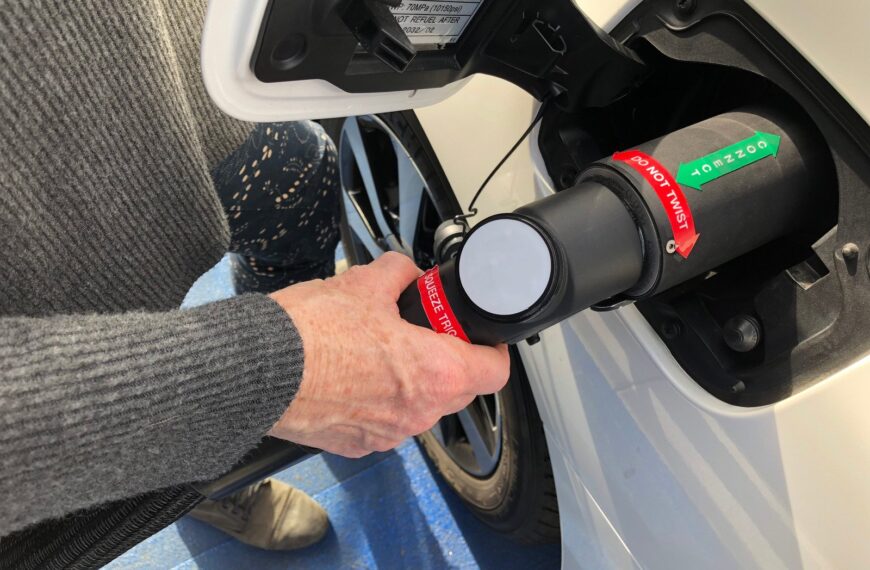 Historia i rozwój silników wodorowych w motoryzacji: czy to przyszłość samochodów?