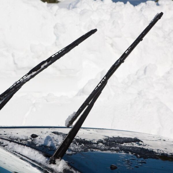 Jak przygotować samochód do zimowego sezonu: od opon po płyny eksploatacyjne.