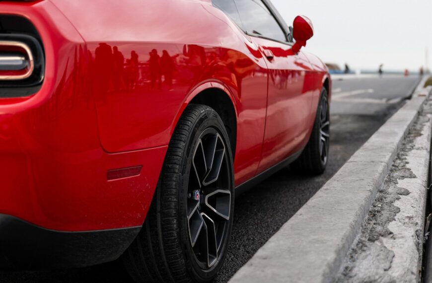 Wpływ aerodynamiki na zużycie paliwa: jak projekt pojazdu wpływa na oszczędności?