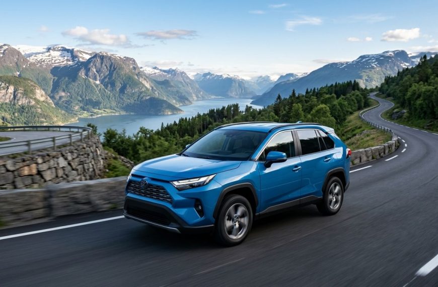 Nowa Toyota RAV4 2026: dane techniczne, opinie i cena
